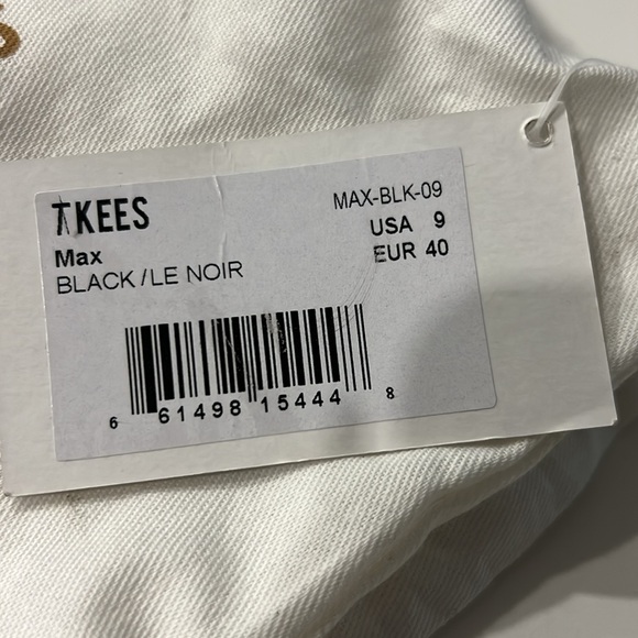 TKEES- black faux leather puffy velcro slides *NEW* - Picture 4 of 4